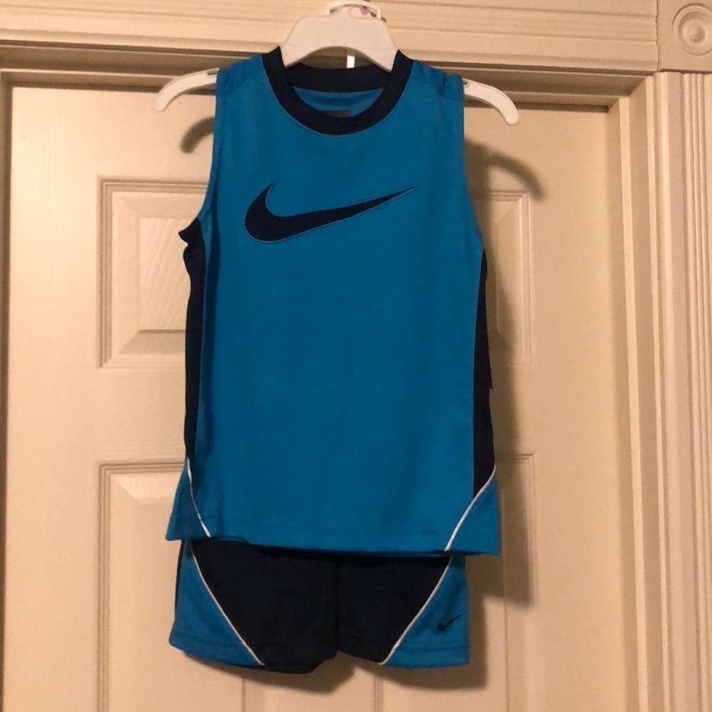 Nike sports clothes (3)